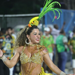 Carnaval 2024: a rainha de bateria da Mocidade é Fabíola de Andrade