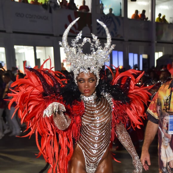 Carnaval 2024: a rainha de bateria da Viradouro é Erika Januza