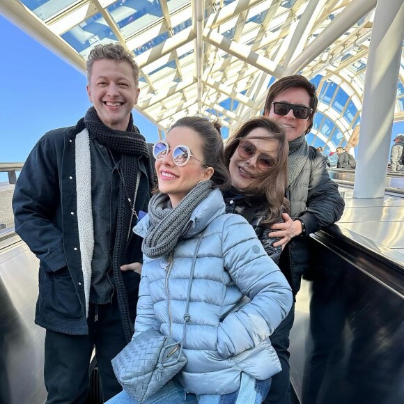 Sandy e Lucas Lima têm gerado assunto na web por conta de uma viagem internacional que fizeram juntos para os Estados Unidos