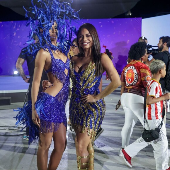 Carnaval 2024: Lexa posa durante gravação de especial da Globo para comemorar 40 anos da Marquês de Sapucaí