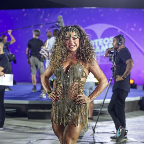 Carnaval 2024: Fabíola de Andrade é estreante como rainha de bateria da Mocidade