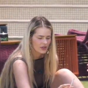 Yasmin Brunet voltou a fumar no 'BBB 24': antes do reality, modelo contou que começou a fumar aos 13 'por burrice'