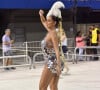 Carnaval 2024 de São Paulo: Erika Schneider também apostou em penas para completar o look de pré-carnaval
