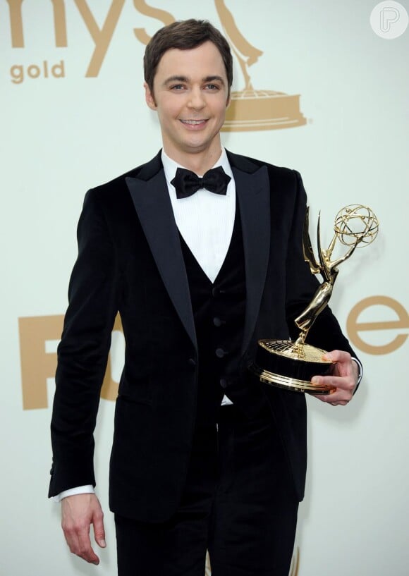 Jim Parsons, o engraçado Sheldon do seriado 'The Big Bang Theory', revelou que era gay em uma matéria de um jornal americano. Ele disse que está casado há dez anos com o diretor de arte Todd Spiewak