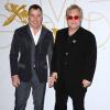 Elton John se casou com o diretor de cinema David Furnish em dezembro de 2005. Eles estão juntos desde 1993