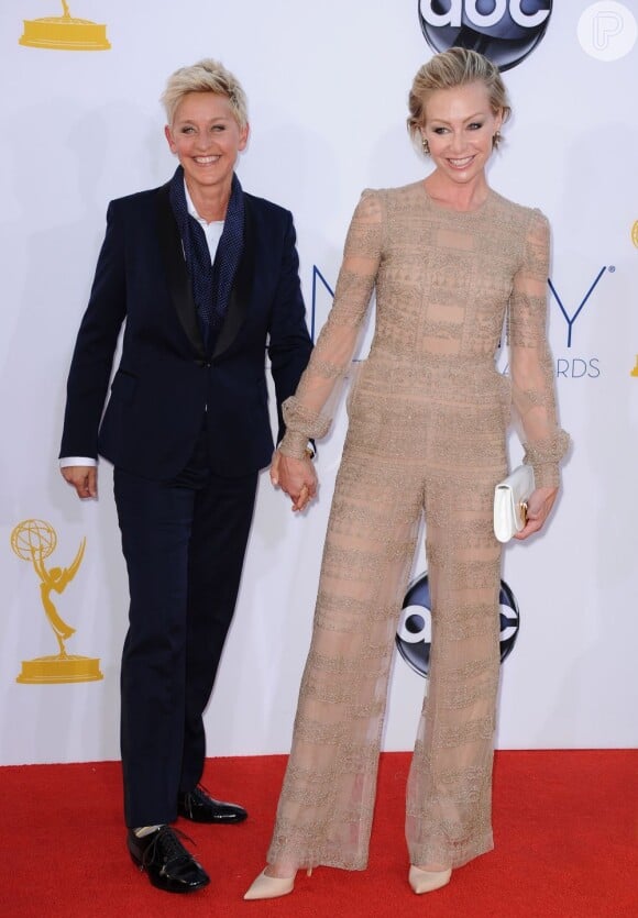 A apresentadora Ellen DeGeneres declarou ser gay em uma entrevista à revista 'Time'. Em 2008, ela se casou nos EUA com a atriz Portia De Rossi, à direita na foto