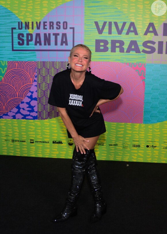 Bruna Marquezine prestigiou Xuxa no evento Universo Spanta