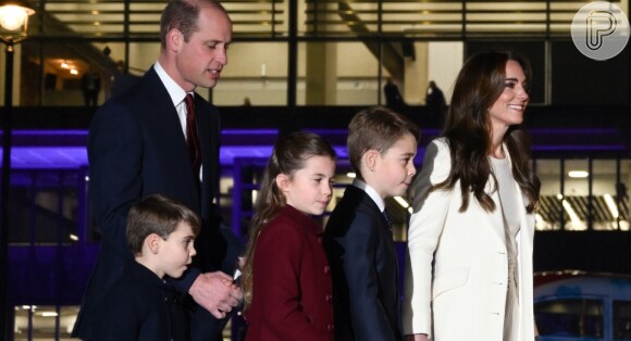 Com Kate Middleton operada, o príncipe William foca suas atenções nos três filhos do casal, George, Charlotte e Louis