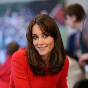 Kate Middleton está se recuperando de uma cirurgia, porém o processo tende a ser longo