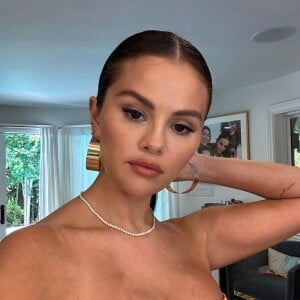 Antes mais magra, Selena Gomez agora mostra suas curvas e corpo real nas redes sociais