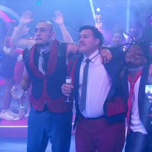 No 'BBB 24', Rodriguinho abraça brothers e canta as músicas do Jota Quest