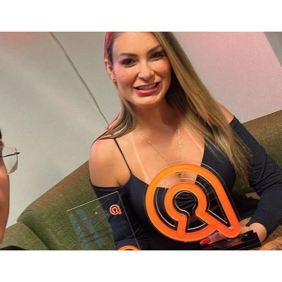 Todos os vídeos pornôs de Andressa Urach são gravados pelo seu filho Arthur, de 18 anos