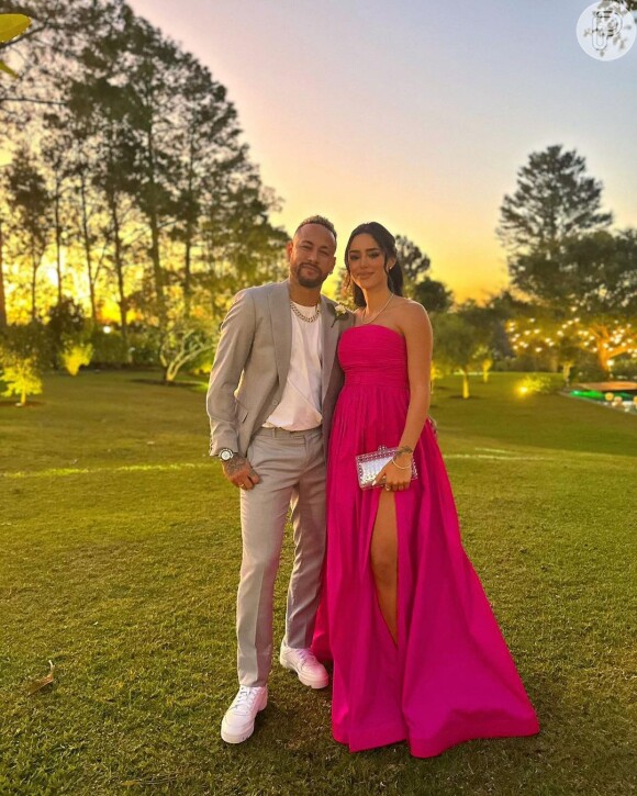 Neymar voltou a compartilhar fotos ao lado de Bruna Biancardi nas suas redes sociais