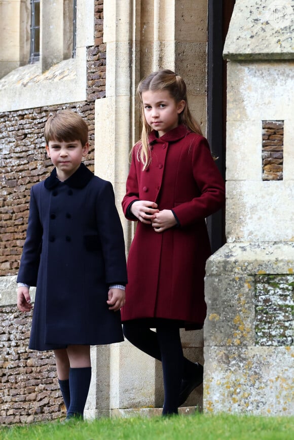 Charlotte e Louis, filhos de Kate Middleton e Príncipe William, são terceira e quarto na linha de sucessão, mas serão desbancados quando George tiver um filho