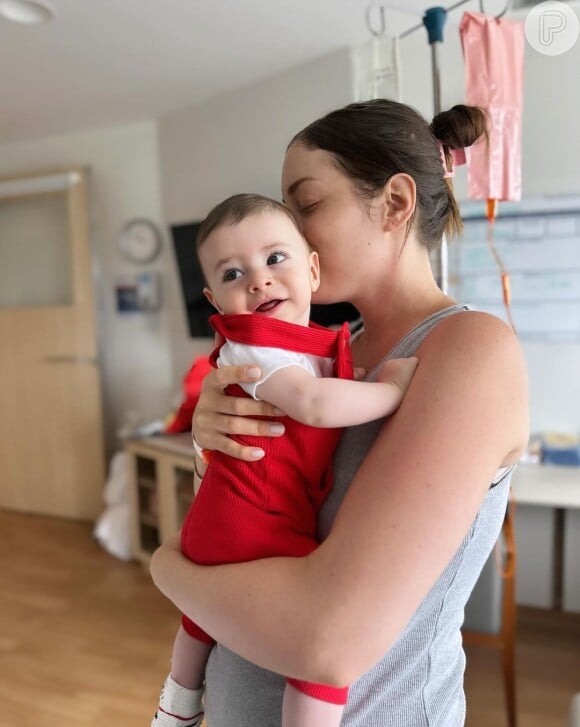 Com leucemia, Fabiana Justus teve que parar de amamentar o filho bebê de 5 meses, Luigi