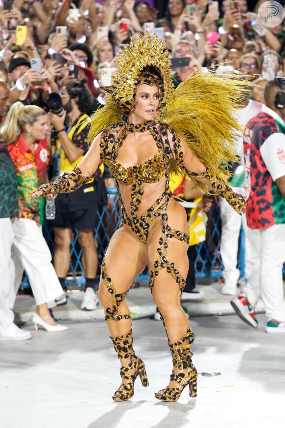 Paolla Oliveira foi um dos nomes mais comentados do Carnaval 2024 por conta da já icônica fantasia de mulher-onça que utilizou durante o desfile da Grande Rio