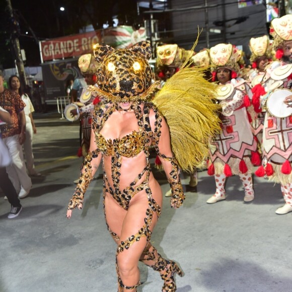 Paolla Oliveira foi uma das mais comentadas no Carnaval 2024 com look que virava onça na Sapucaí