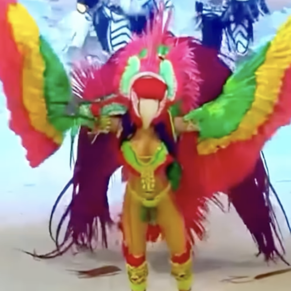 Isabelle Nogueira já se transformou em animais no Festival de Parintins