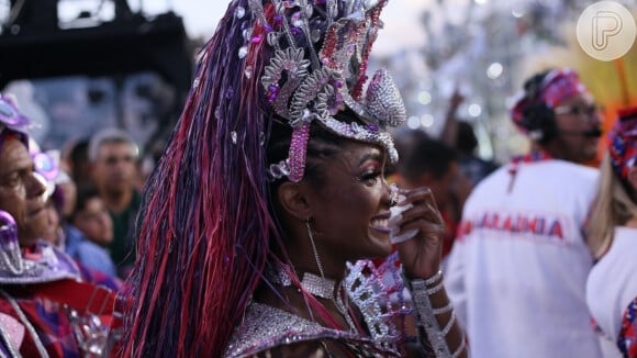 Rainha da Viradouro, Erika Januza dá gritos e pulos ao superar forte medo por Carnaval; Paolla Oliveira vibra: 'Valeu a pena'