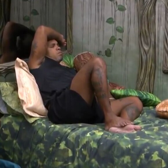 'BBB 24': Rodriguinho saiu da festa para chorar na casa mais vigiada do país