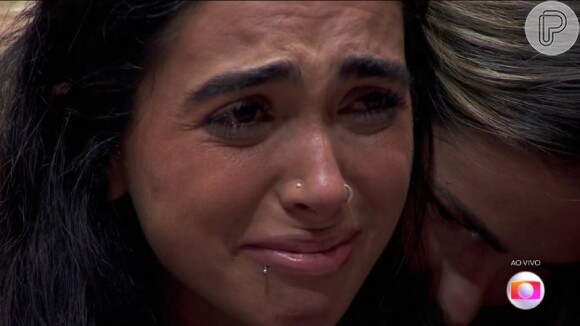 'BBB 24': Giovanna chora ao ver carta ser triturada
