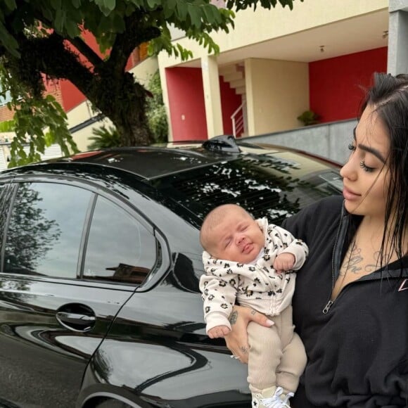 MC Mirella e Dynho Alves são pais da pequena Serena, que nasceu em 27 de dezembro do ano passado