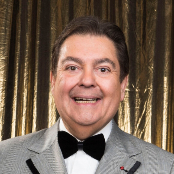 Faustão passou por transplante de rim e já conversa com família e amigos, diz a colunista Keila Jimenez, do portal R7