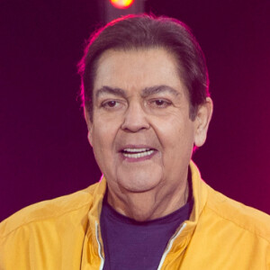 Faustão recebeu o rim de uma pessoa da família e já está interagindo com familiares e amigos