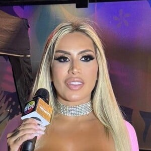 Juju Ferrari é uma influenciadora e apresentadora do SBT interior