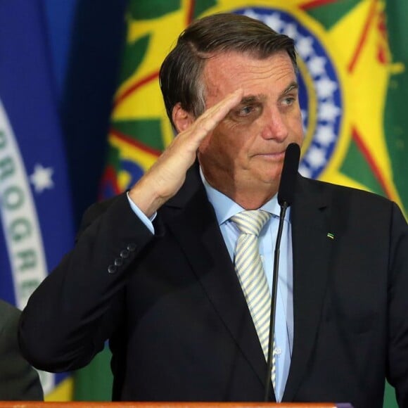 Jair Bolsonaro teria convidado Jojo Todynho para se candidatar a vereadora, segundo o colunista Erlan Bastos, do Em OFF