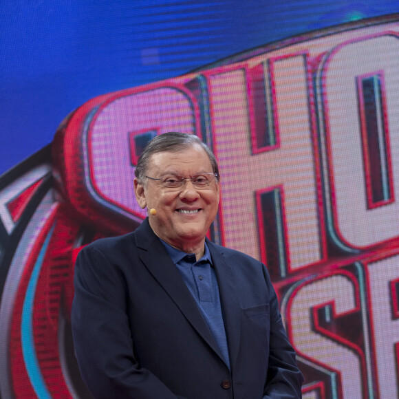 Milton Neves foi alvo de piadas após post com fake news de Faustão. 'Tiozão do zap', debochou um perfil. 'Fica abrindo tudo aí, né?', escreveu outro usuário