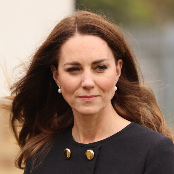 Câncer de Kate Middleton foi revelado em vídeo intimista postado nesta sexta (22)