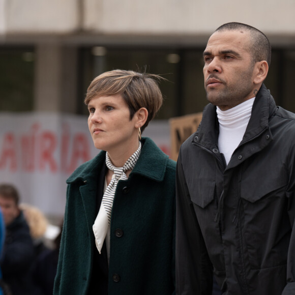 Daniel Alves terá que cumprir uma série de medidas em liberdade provisória apos 14 meses preso