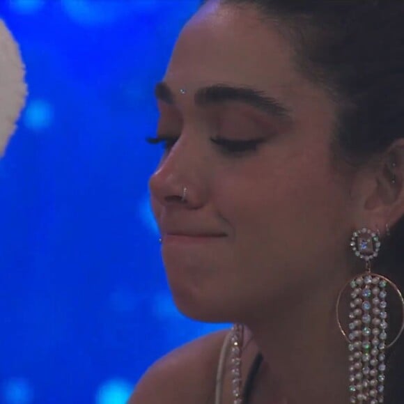 Giovanna reclama de todos dormirem juntos no Quarto Fada na reta final do 'BBB 24'