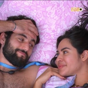 Na web, internautas vibraram com a aproximação do casal Mabelle