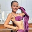 Maiara ignora críticas por corpo extremamente magro e exibe curvas em vídeo dançando de maiô verde: 'Não me conte...'