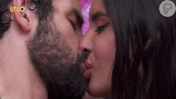Matteus e Isabelle deram beijão no 'BBB 24' e fãs do shipp dele com Deniziane se revoltaram na web
