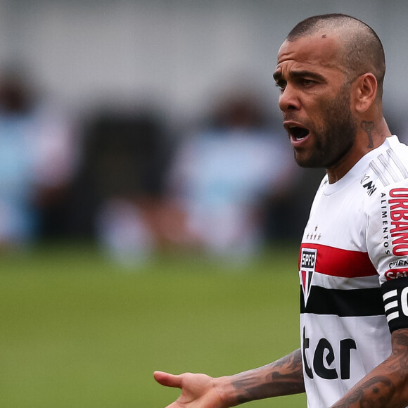 Dinheiro é proveniente de uma rescisão de R$ 25 milhões do clube com Daniel Alves, após sua saída do São Paulo em 2021