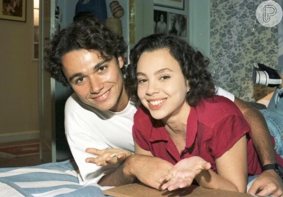 No final da novela 'História de Amor', Joyce (Carla Marins) fica com Caio (Angelo Paes Leme) e descobre que não é filha de Helena (Regina Duarte)