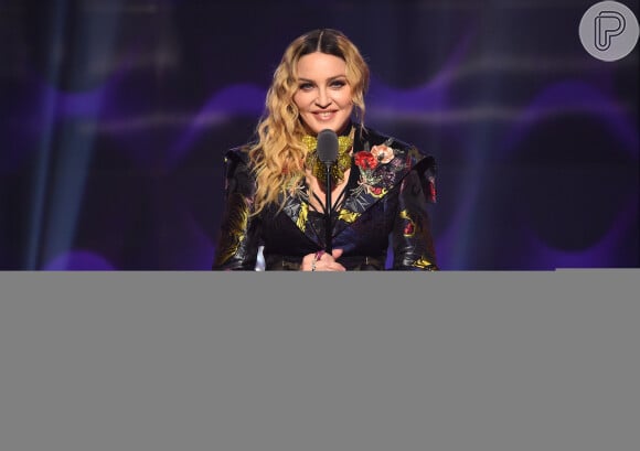 Madonna também deverá incluir brasileiros anônimoes em homenagem a pessoas vítimas de complicações da AIDS