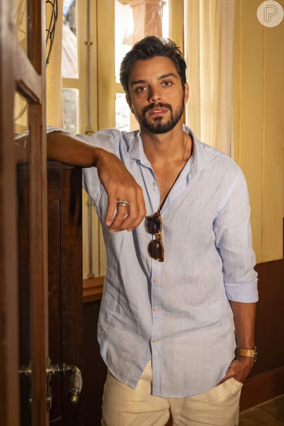 Rodrigo Simas assumiu o papel de Venâncio na segunda versão da novela 'Renascer'