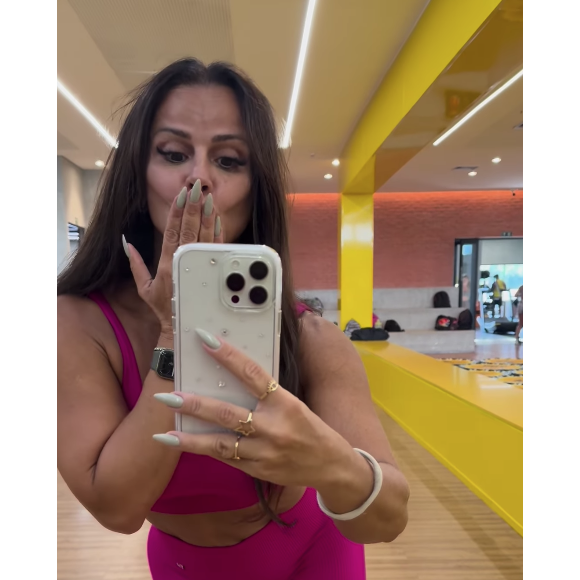 Nos comentários, internautas detonaram Radamés e Belo e enalteceram Viviane Araujo