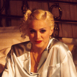 Madonna participou de um jantar oferecido por Pedro Almodóvar e Antonio Banderas foi um dos convidados