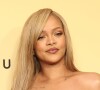 Rihanna no MET Gala 2024: cantora radicaliza visual para tradicional evento de moda