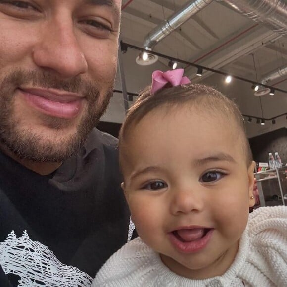 Mavie é a filha caçula de Neymar