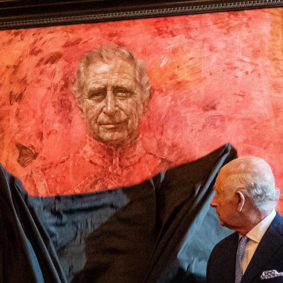 'Parece que morreu e está no inferno': pintura oficial de Rei Charles III causa polêmica; até Maria Braga criticou!