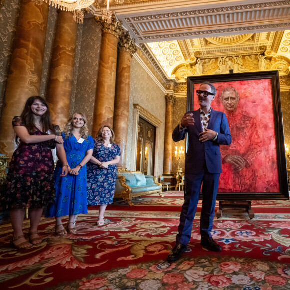 'Rei Charles III nem morreu ainda, mas já tem pintura dele queimando no inferno', polemizou um usuário do X, antigo Twitter