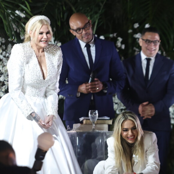 Casamento de Monique Evans e Cacá Werneck foi celebrado pelo casal de pastores Marcos Gladstone e Fábio Inácio, juntos há 17 anos e pais de quatro filhos
