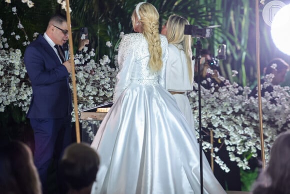 Casamento de Monique Evans e Cacá Werneck: pastor Marcos Gladstone conhece atriz e DJ há sete anos. 'Elas se tornaram nossas amigas e disseram que se fossem casar queriam que a gente celebrasse'