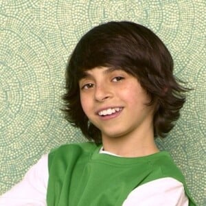 Rico, personagem interpretado por Moisés Arias em 'Hannah Montana', foi dublado por ninguém menos que Gloria Groove!